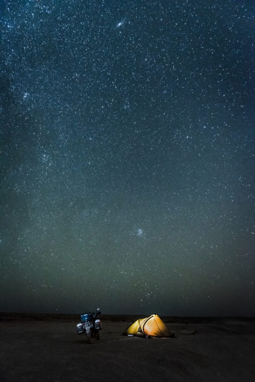 凝视着Maranjab沙漠的星星，伊朗