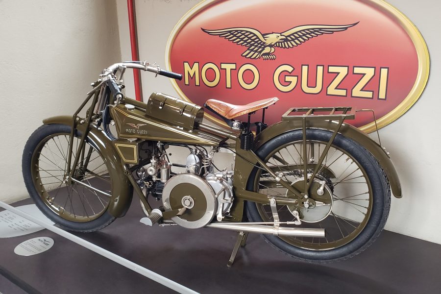 访问2019年Moto Guzzi Open House