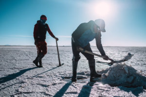 不同的玻利维亚:乌尤尼最后的盐矿者