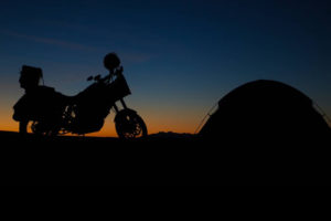 乘坐加利福尼亚州朱利安，为Geico摩托车冒险集会和营地！新利18苹果