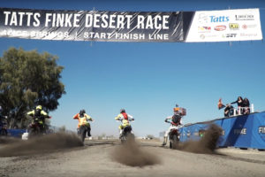 2018 Finke的起跑线 - 图片由Tatts Finke Desert Race提供